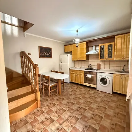 Holiday home двуповерховий дім подобово, 7 станція великого фонтану Odesa