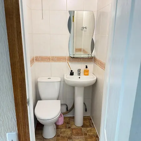 двуповерховий дім подобово, 7 станція великого фонтану Holiday home *